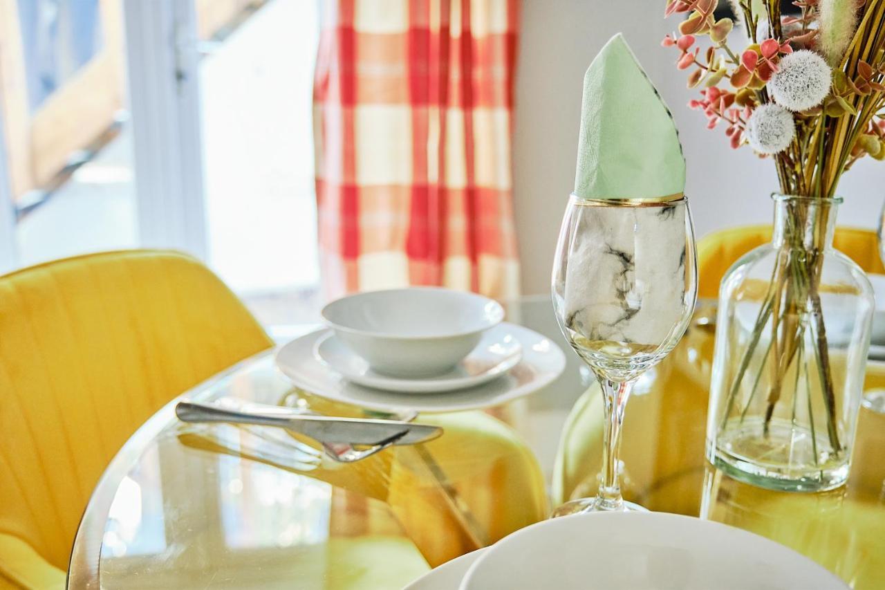Stylish 2 Bedroom In Clifton - Garden บริสตอล ภายนอก รูปภาพ