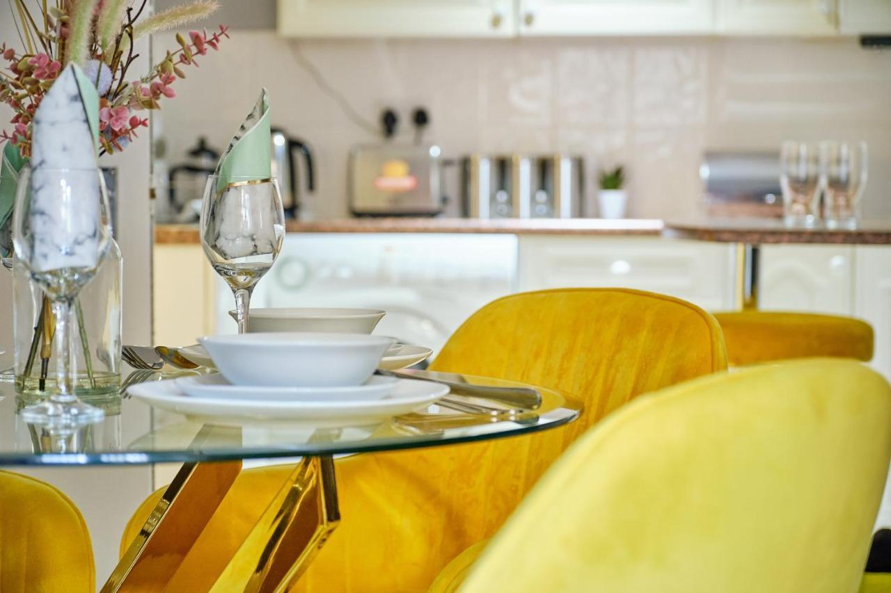 Stylish 2 Bedroom In Clifton - Garden บริสตอล ภายนอก รูปภาพ